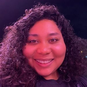 Meet your Posher, Rebeca